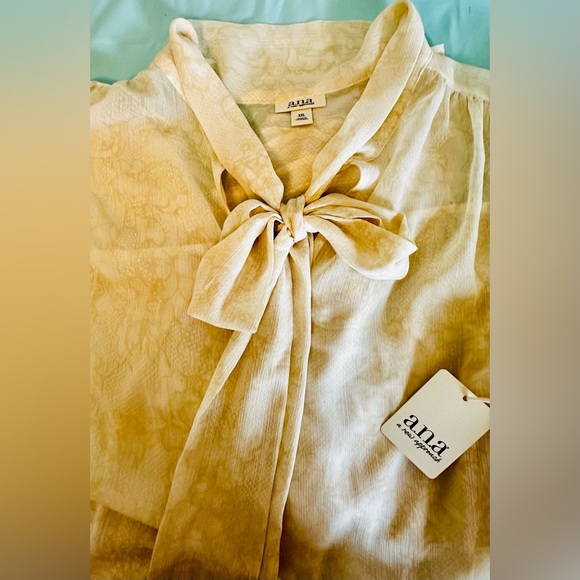 a.n.a Tops - NWT. a.n.a Ivory Tie-Neck Ruffle Cuff Blouse Size: XXL